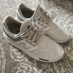 New Balance 247 V2 Sneaker (moonbeam & sea salt)